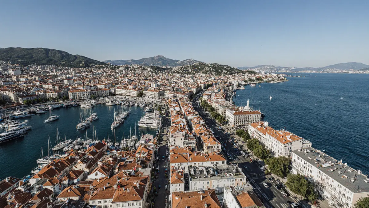 İzmir'de Kadınlar "Eşitliğe Yürüyoruz" Dedi
