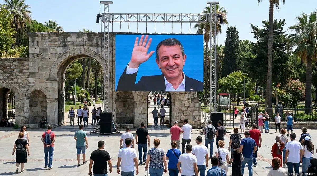 Ahmet Piriştina’nın İzmir Vizyonu Kültürpark’ta LED Ekrana Taşındı