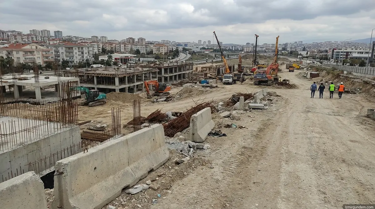 AK Partili Saygılı'dan Çiğli Kipa Üst Geçidi Çıkışı: Çalışmalar Durdu