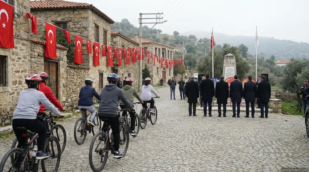 Alaçatı'nın Kurtuluşunun 104. Yılında Gençler Tarihin İzini Sürdü