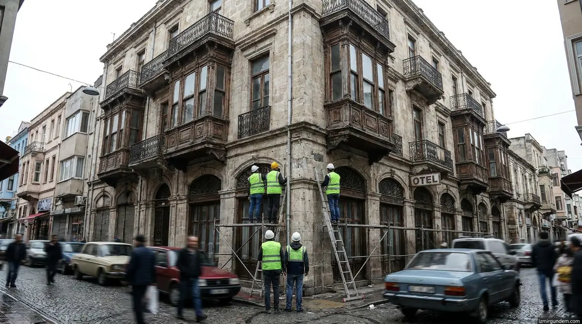 Basmane Anafartalar Caddesi'ndeki Tarihi Cihan Palas Oteli Restore
