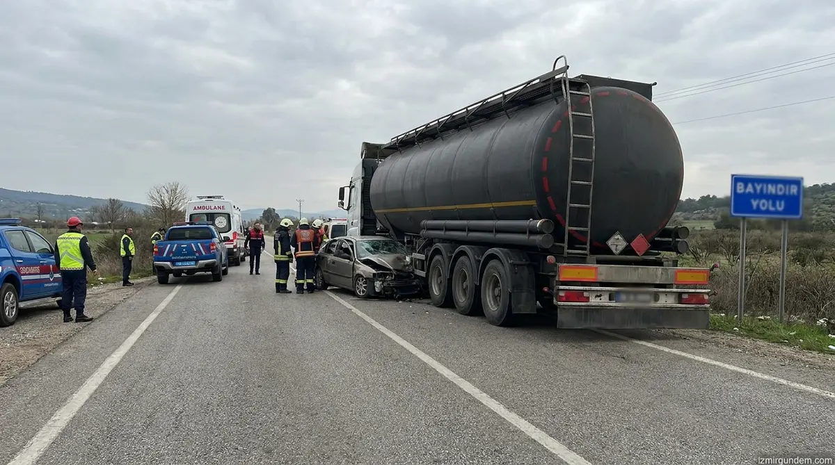 Bayındır Yolunda Tanker Otomobili Sürükledi: Karı Koca Öldü
