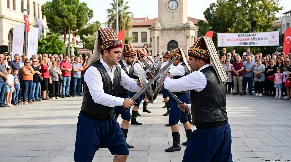 Bergama'nın Asırlık Kılıç Kalkan Geleneği Bornova'da Geleceğe Taşındı
