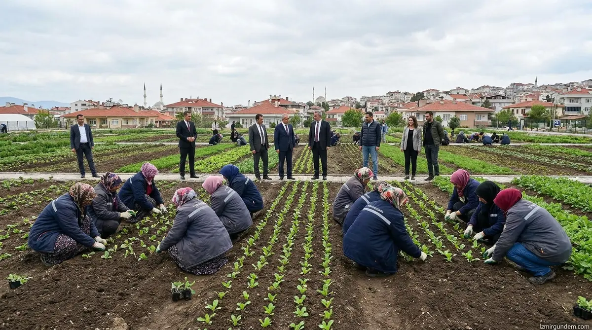 Bornova Kent Bostanları Kışa Hazır: 1160 Kadın Toprakla Buluştu