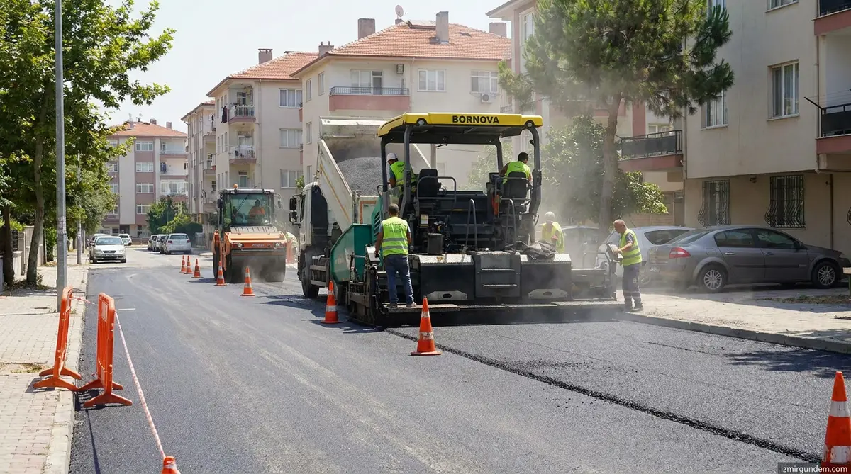 Bornova'da Asfalt Seferberliği: 20 Sokak Yenileniyor