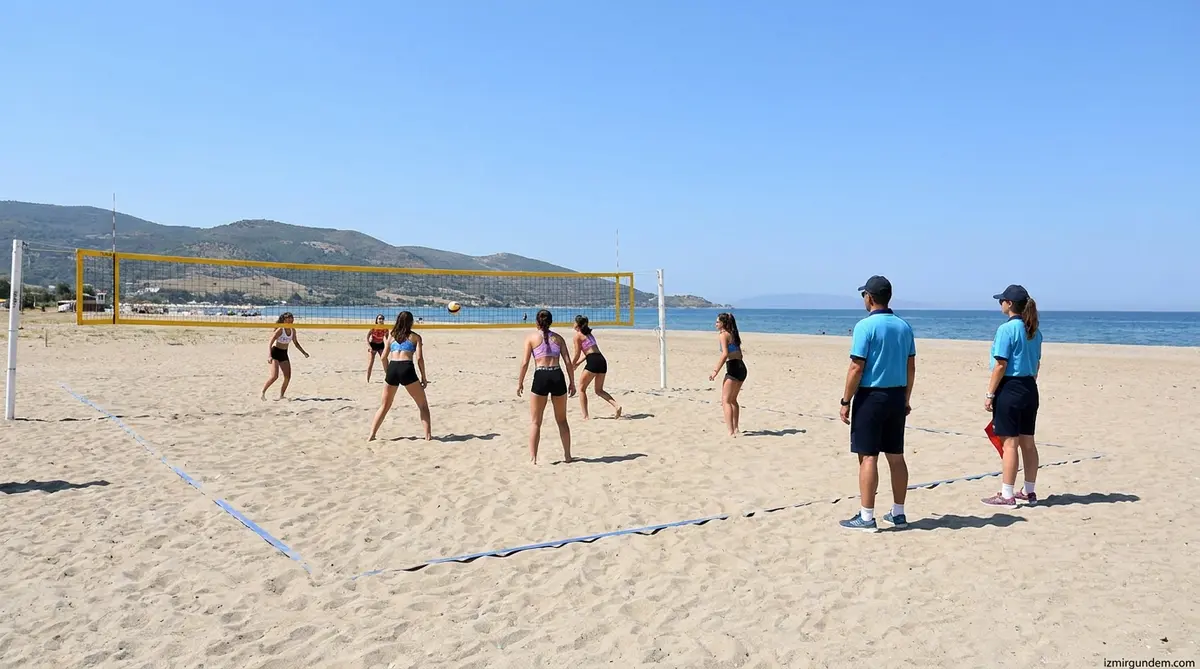 Efes Selçuk'ta Zafer Kupası Heyecanı: Gençler Sahaya İndi