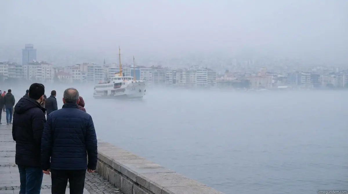 İzmir'de Puslu Hava ve Serin Seyir