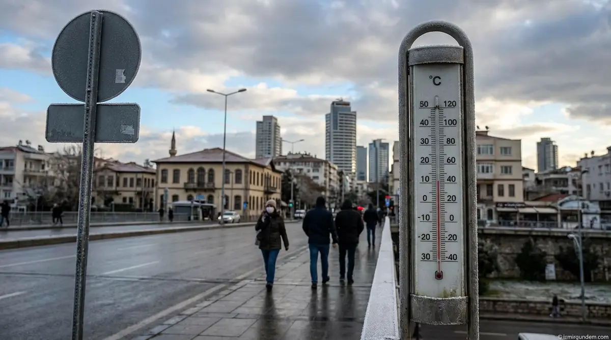 İzmir'de Parçalı Bulutlu Hava ve Buzlanma Uyarısı