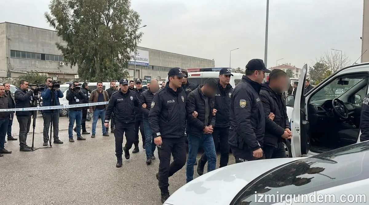 FETÖ Operasyonu: İzmir'de Çok Sayıda Gözaltı