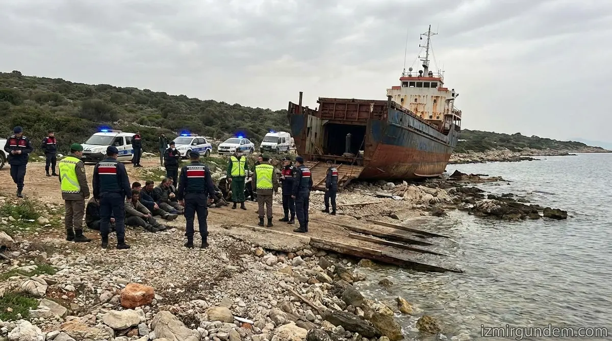 Urla'da Kaçak Gemi Sökümüne Müdahale