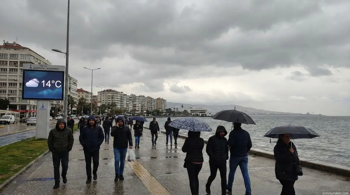 İzmir'de Hava Durumu: Bulutlu ve Serin