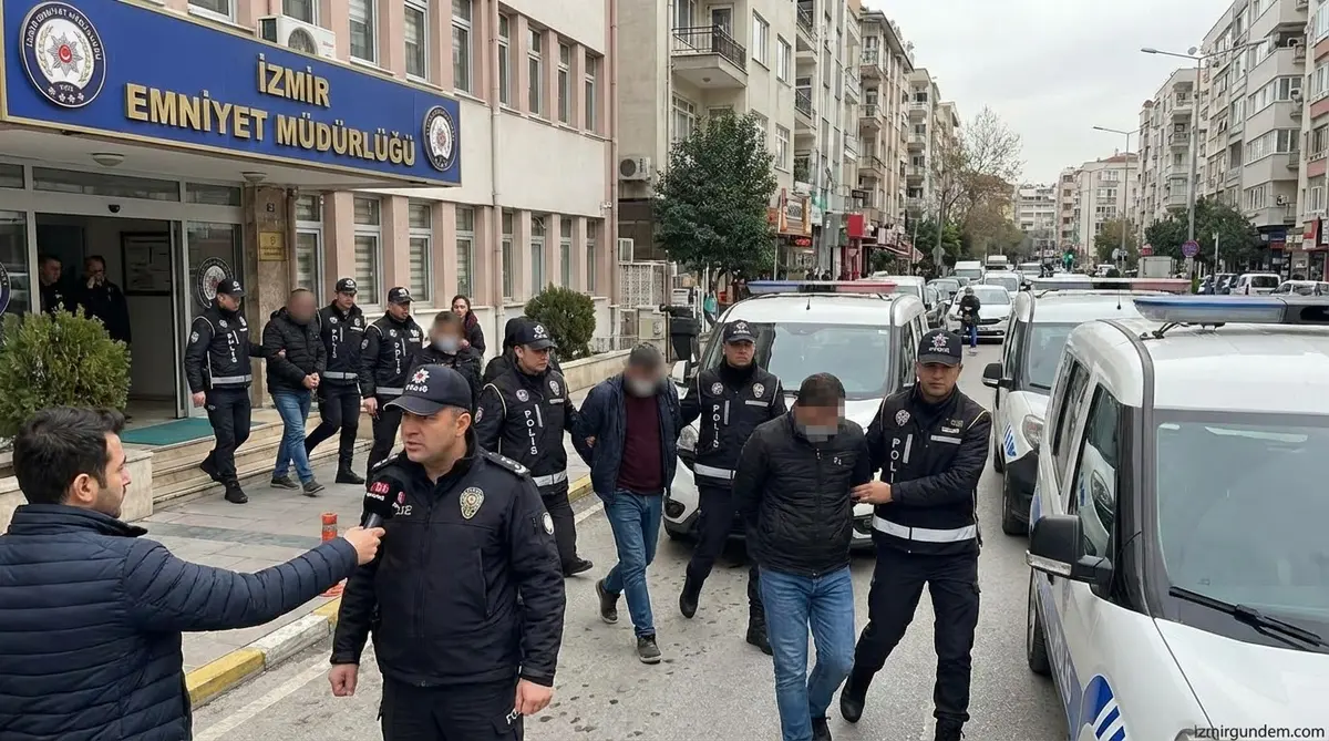 İzmir'de Göçmen Kaçakçılığı: 50 Tutuklama