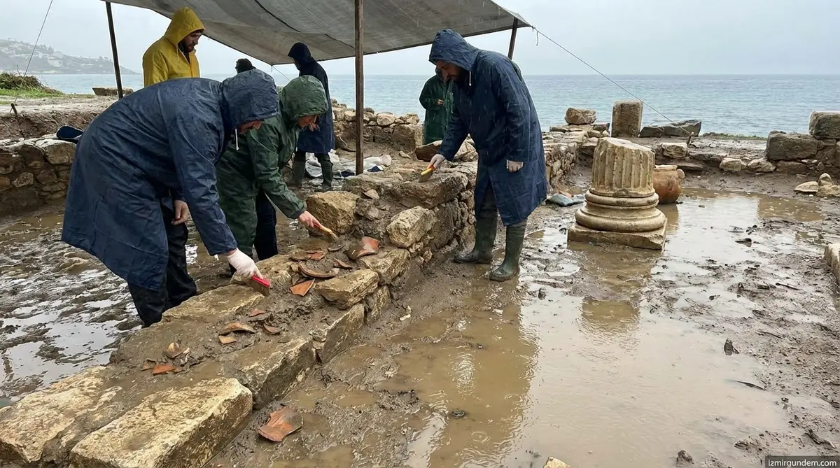 Kuşadası'nda Yağmur Tarihi Eserleri Açıkladı