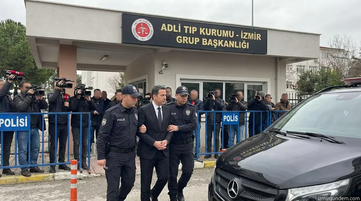 Çeşme Belediye Başkanı Adli Tıp'a Sevk Edildi