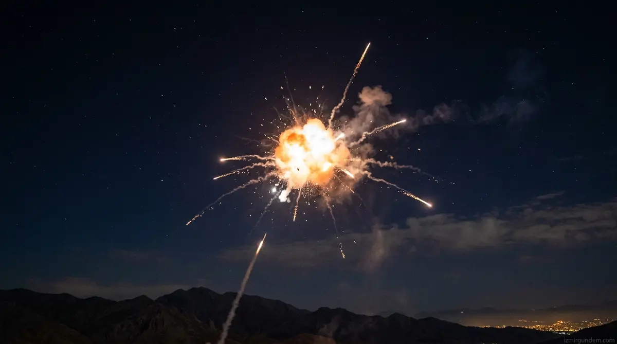 İran'dan Fırlatılan Balistik Füze Türk Hava Sahasında İmha Edildi