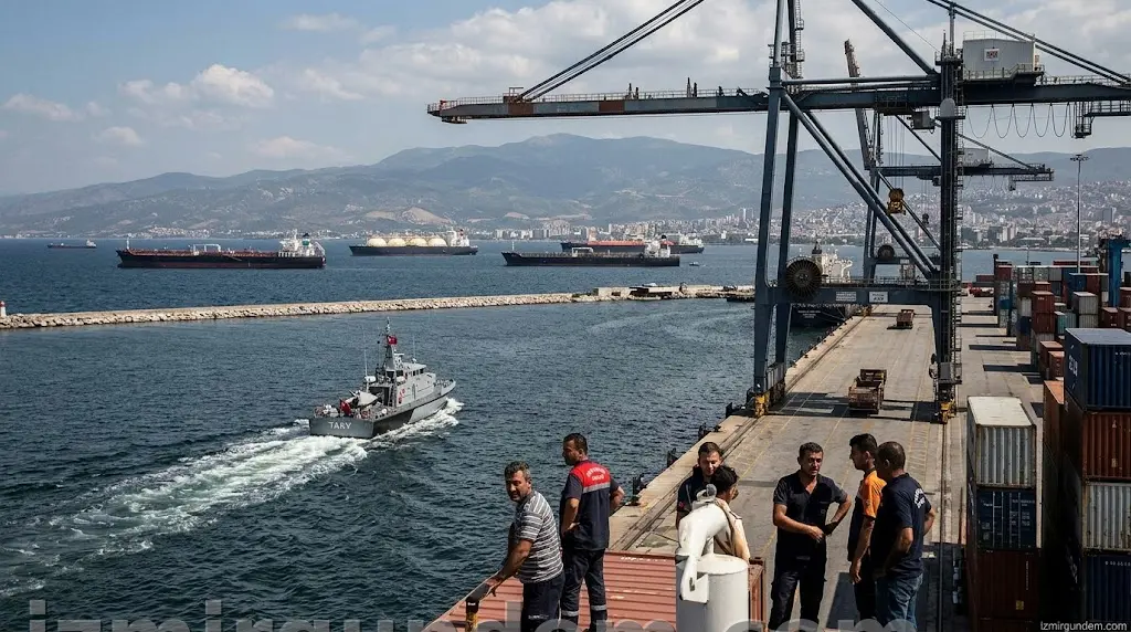 Hürmüz Boğazı Yeniden Kapatıldı: Küresel Enerji Hattında Kritik Karar