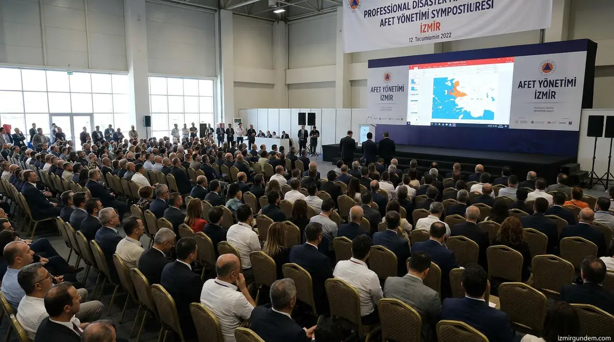İzmir Afetlere Karşı Tek Yürek: Büyükşehir ve...