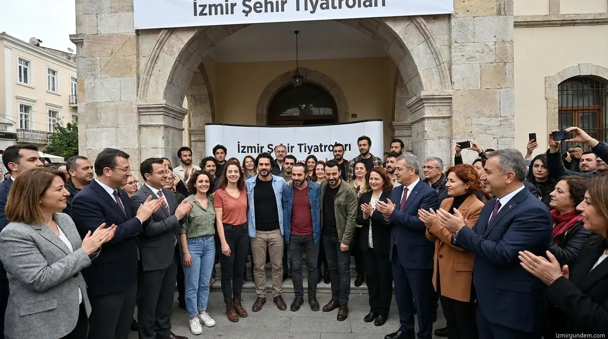 İzmir Şehir Tiyatroları Ordu'da Alkışlarla Karşılandı