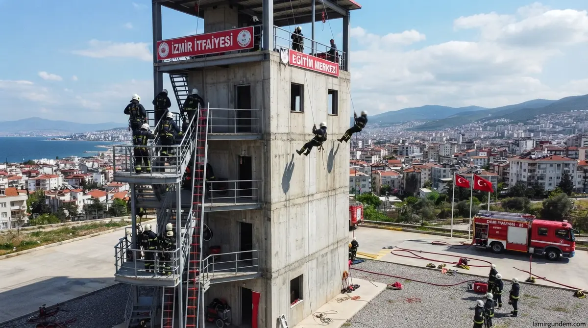 İzmir'de 100 Yeni İtfaiyeci Toros'ta Zorlu Göreve Hazırlanıyor