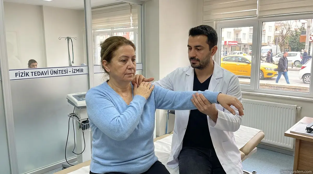 İzmir'de Donuk Omuz Kabusu: 7 Aylık Ağrı Son Buldu