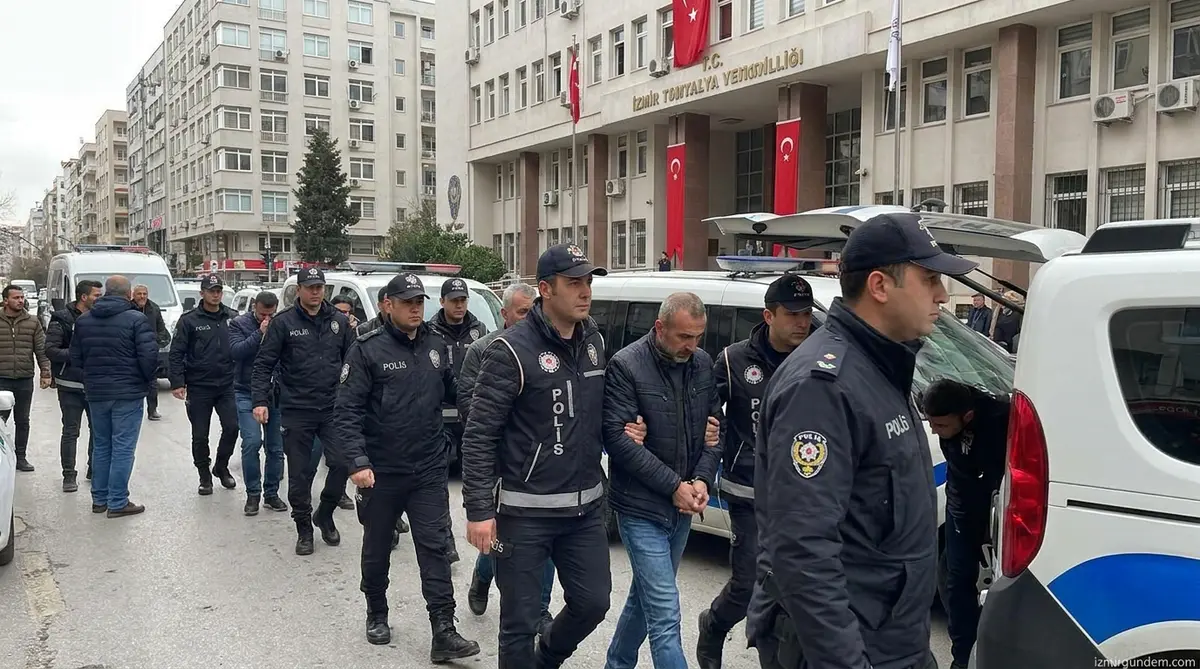 İzmir'de Haraç Operasyonu: Suç Örgütü Üyeleri Tutuklandı
