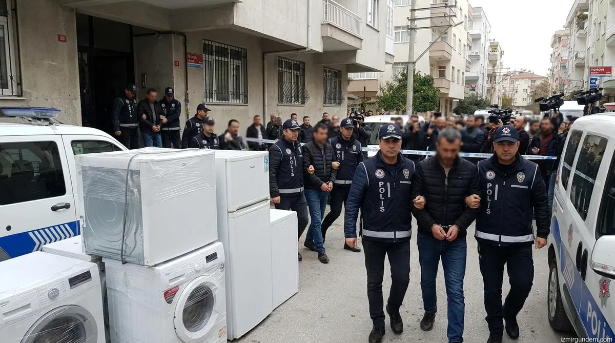 İzmir'de Sahte Beyaz Eşya Servisi Operasyonu: 5...