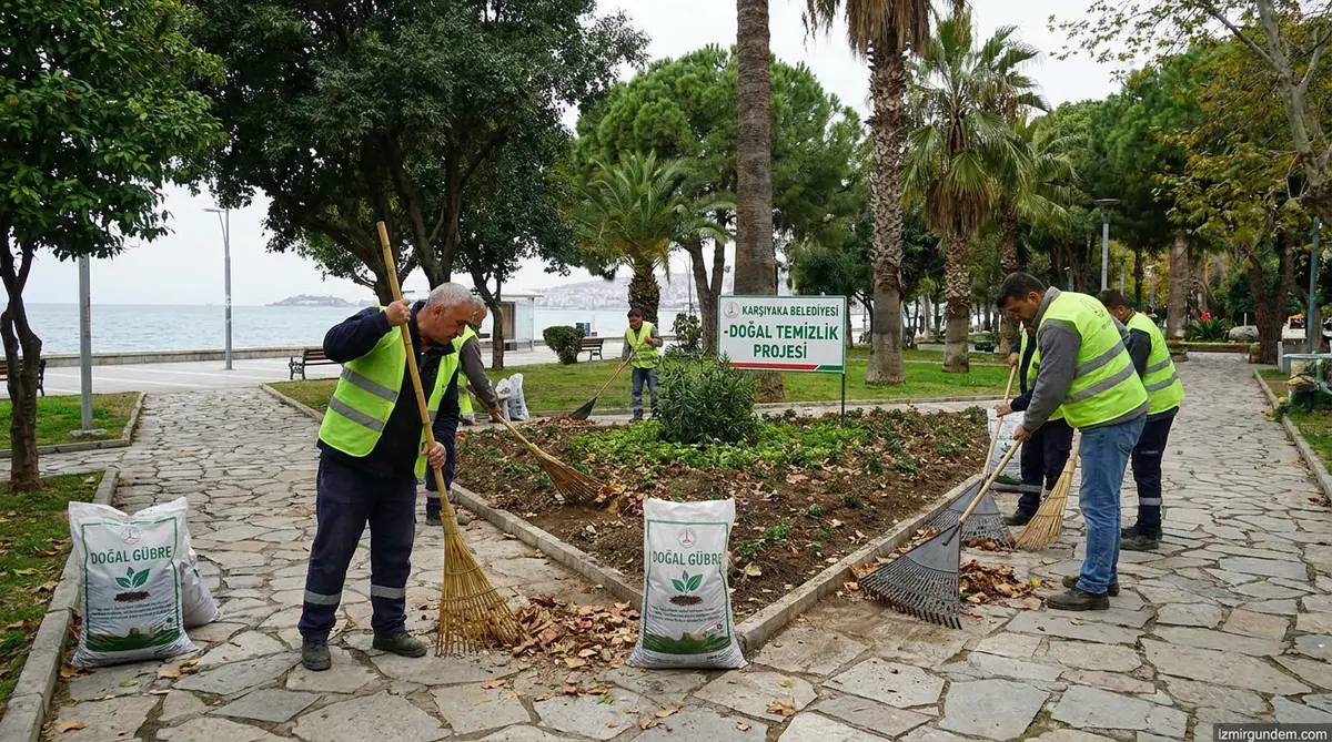 Karşıyaka'da Parklar Doğal Yöntemlerle Pırıl Pırıl Oldu