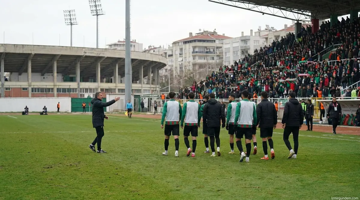 Karşıyaka'da Zafer Uysal Galibiyetle Başladı: Kupa Mesaisi Yarın
