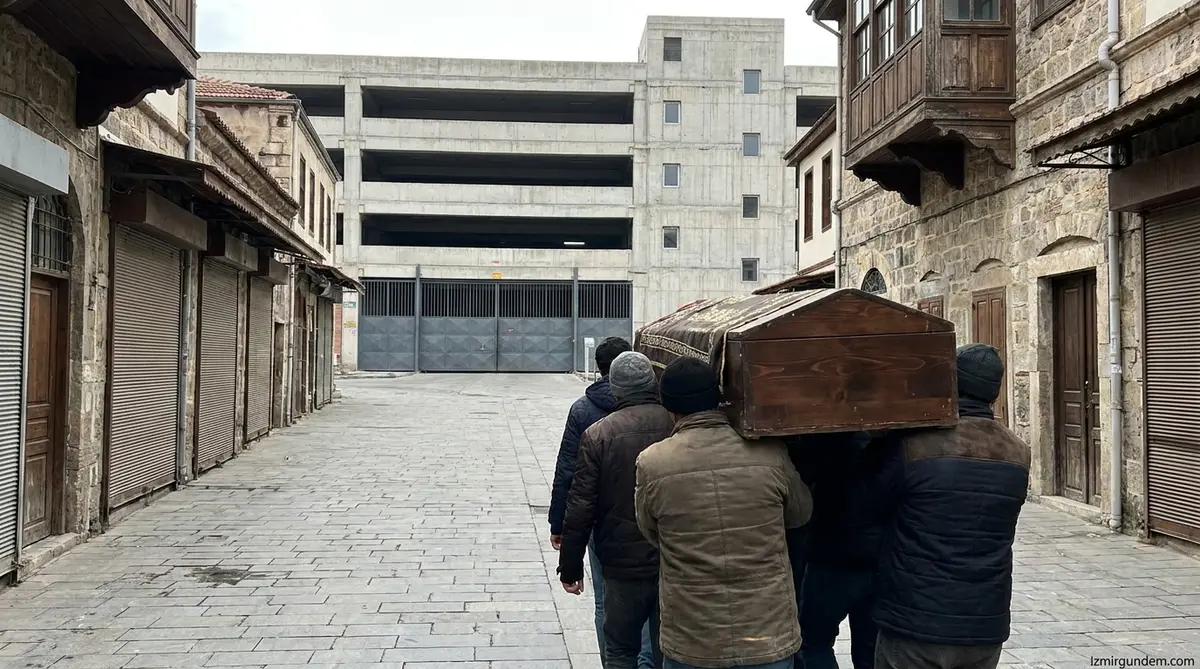 Kemeraltı Esnafı Çankaya Otoparkı İçin Tabutla Yürüdü