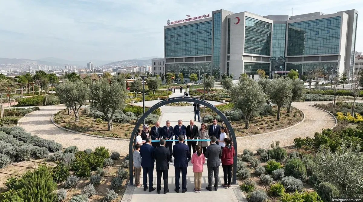 Konak Yenişehir'de 6 Bin Metrekarelik Yeni Yaşam Alanı Açıldı
