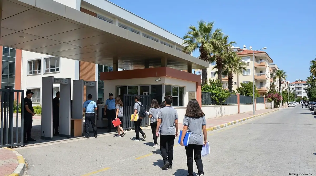 KPSS Ön Lisans Pazar Günü Yapılıyor: İzmir'de Adaylar Yarışacak