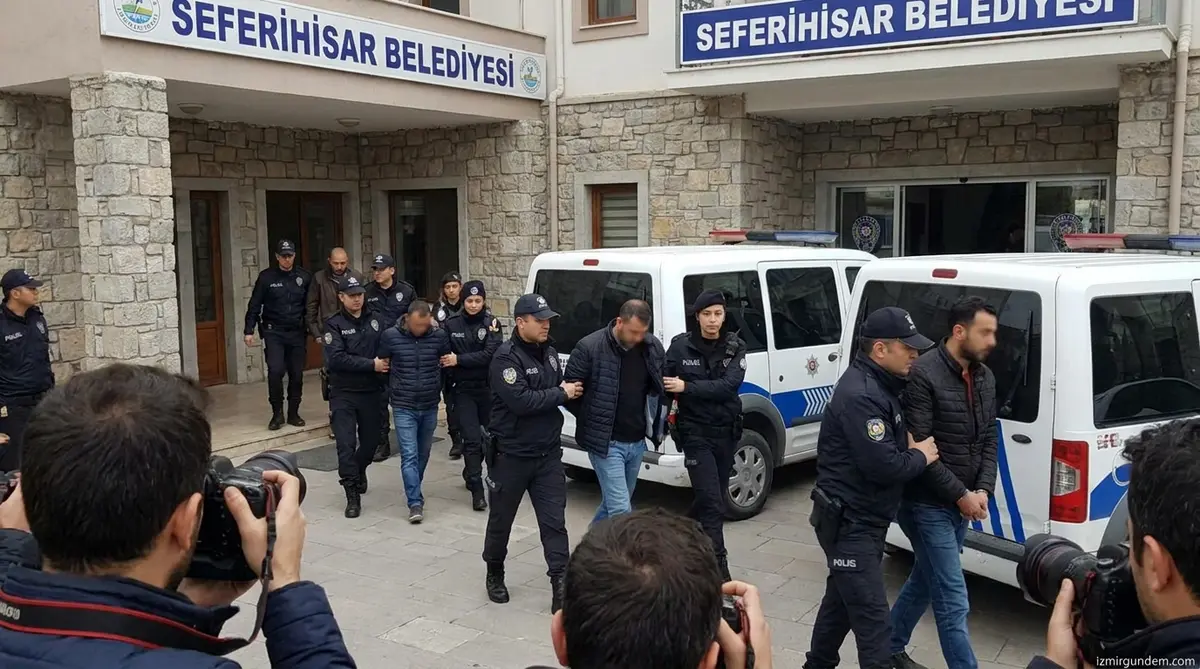 Seferihisar Belediyesi Rüşvet Operasyonu: 29 Kişi Tutuklandı