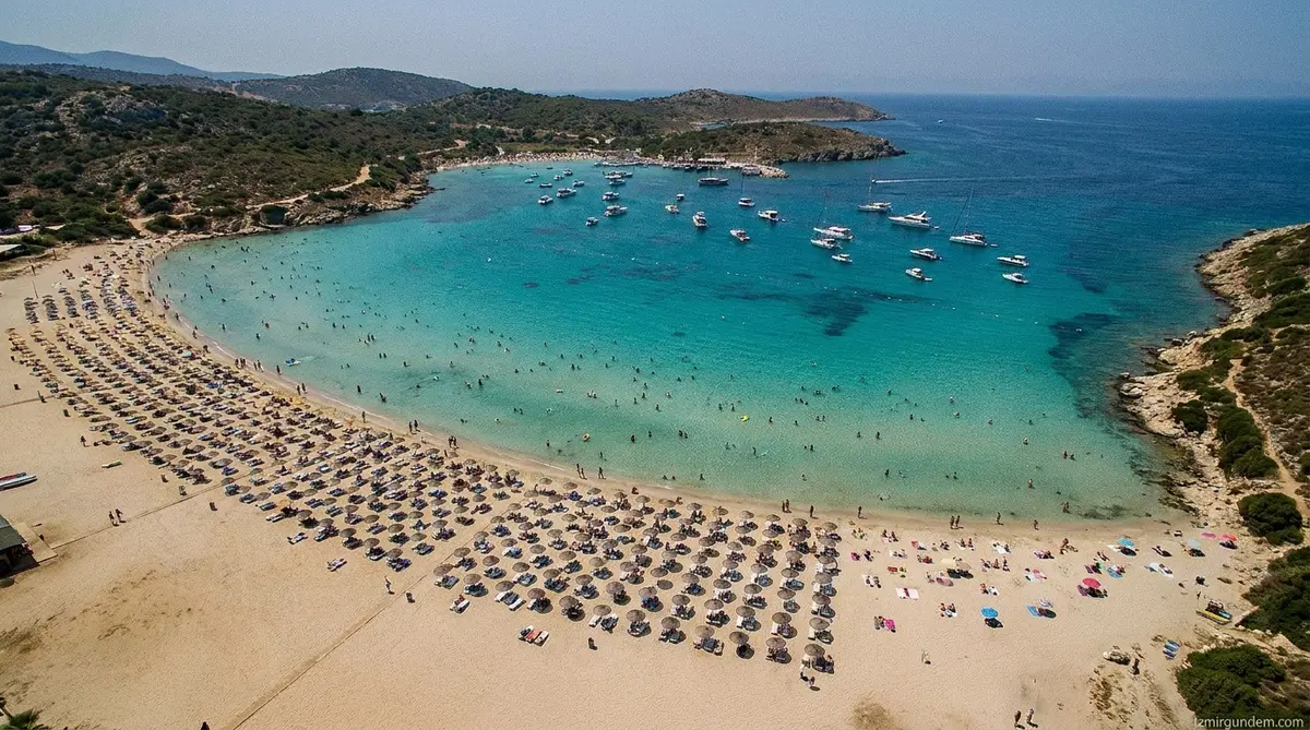 Çeşme'de Hafta Sonu Nüfusu 500 Bine Dayandı: Otellerde Yer Kalmadı