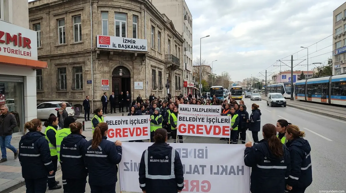 Çiğli Belediyesi İşçileri İzmir'de Kılıçdaroğlu'nu Karşıladı