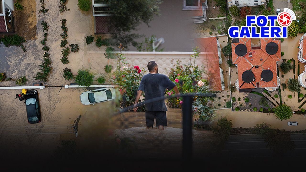 Foça'da Sağanak Hayatı Durma Noktasına Getirdi