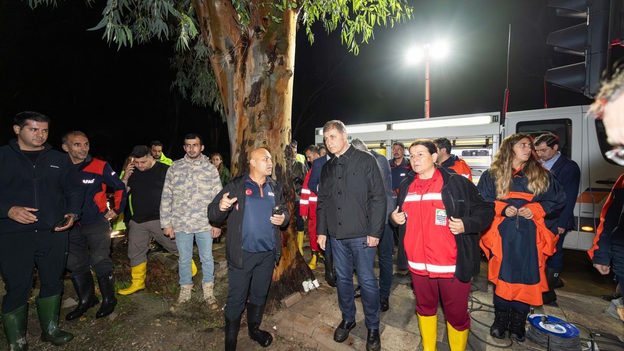 Tugay'dan Foça'ya Afet Müdahale Talimatı
