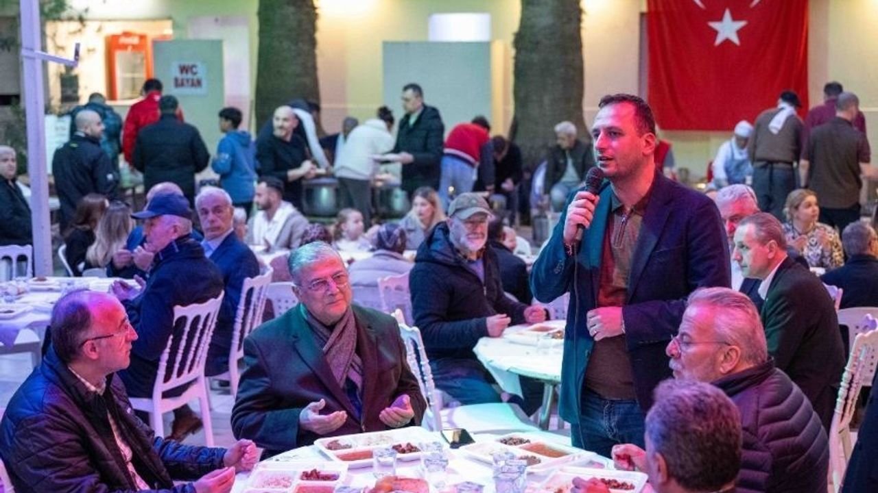 Gaziemir Belediye Başkanı Eşki, Makedon Göçmenlerin İftar...